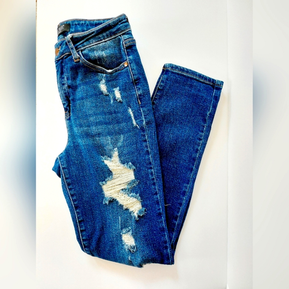 High Waisted Destroyed Boyfriend Jeans‎ size 5/27 Judy Blue JB88220